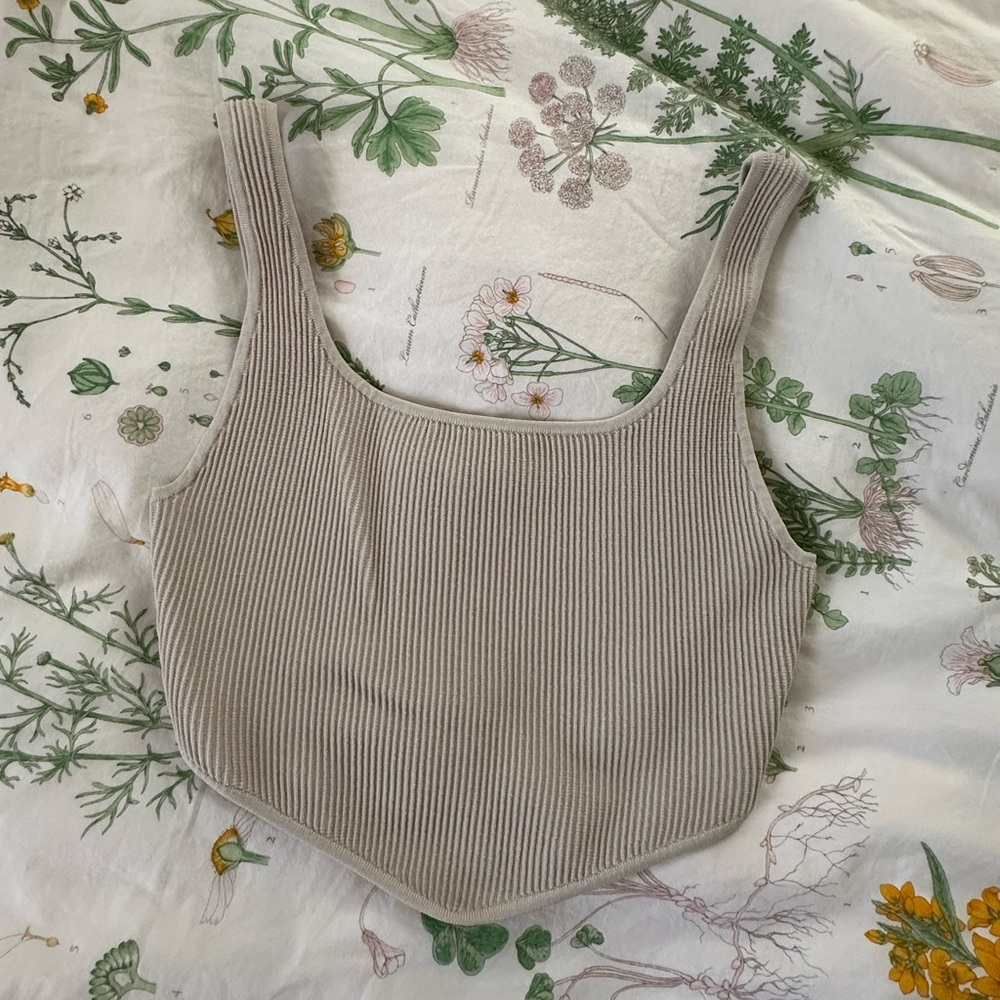 Aritzia Babaton Sculpt Knit Squareneck Point Tank